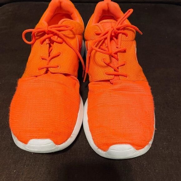 Bright Orange Nike Roshe Run Mens 10.5 US 44.5 EUR Fabric Mesh Uppers White sole - Picture 3 of 15